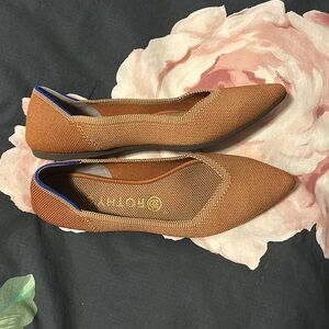 Rothy’s W 8.5 Fawn Point Flat